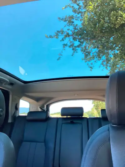 Land Rover Discovery Sport 2.0 Si4 HSE Dynamic — SUV 7 places robuste et polyvalent — Miniatur 10