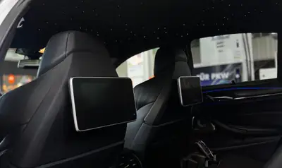 BMW M5 xDrive Drivelogic — 599 ch et système Akrapović, performances maximales — interni