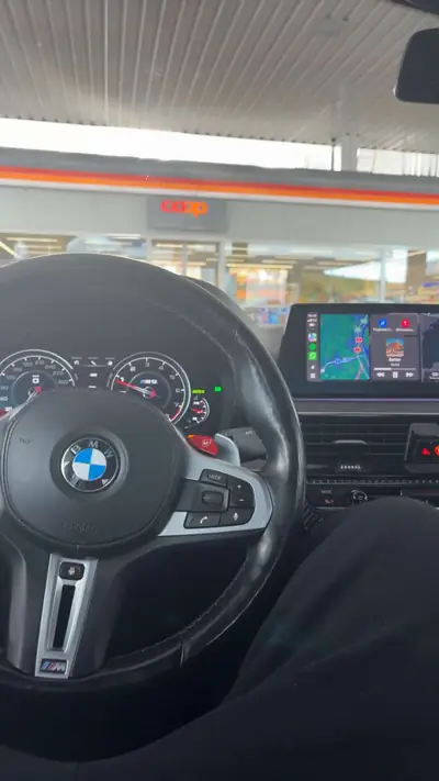 BMW M5 xDrive Drivelogic — 599 ch et système Akrapović, performances maximales — Miniatura 8