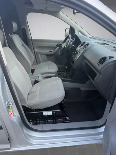 VW Caddy 2.0 SDI Diesel — Utilitaire compact robuste, entretien récent — Miniature 13