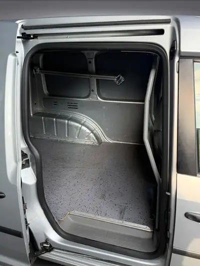 VW Caddy 2.0 SDI Diesel — Utilitaire compact robuste, entretien récent — Miniature 19