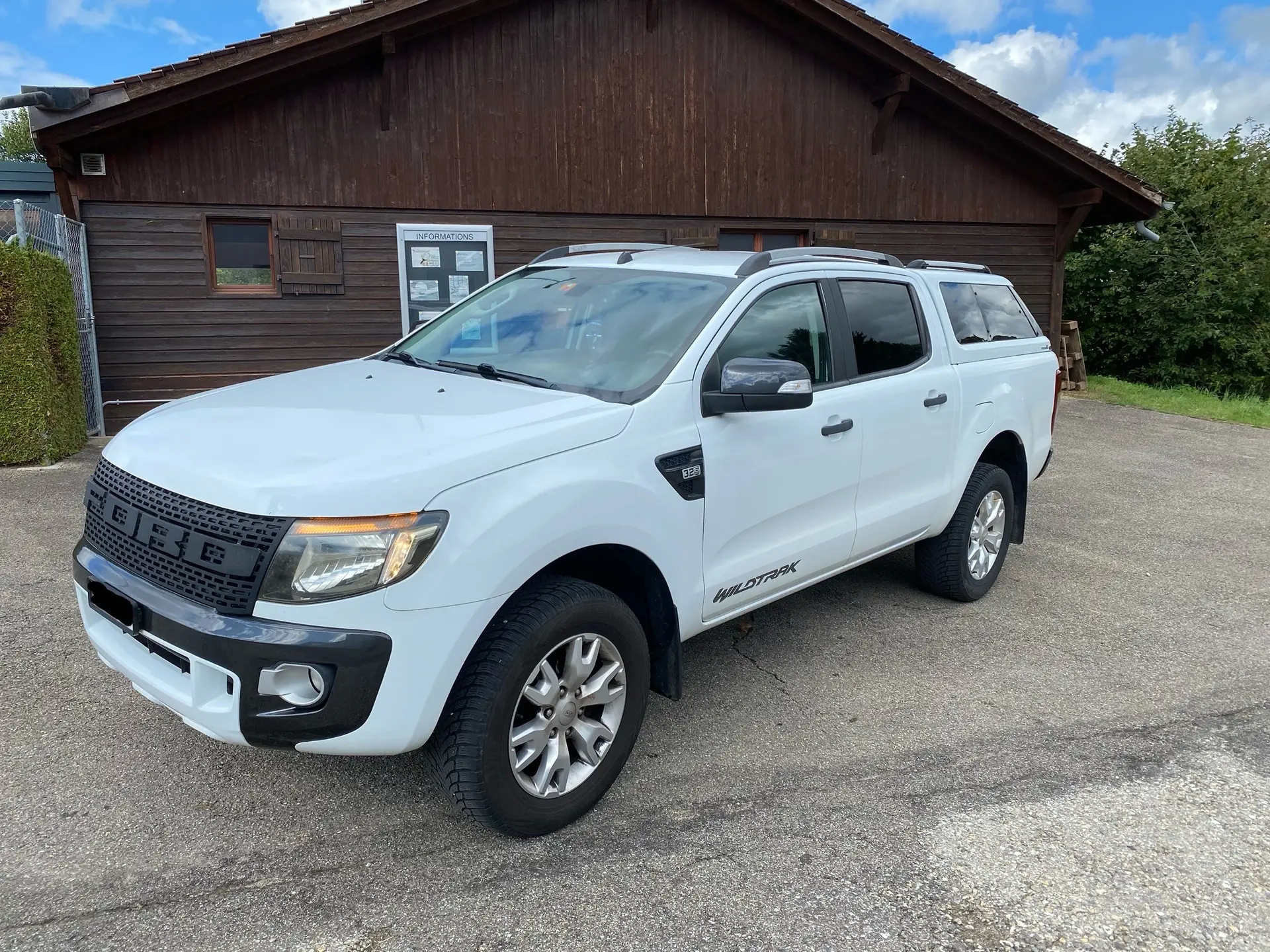 Ford Ranger 3.2 TDCi 4x4 Wildtrak — Pick-up robuste 200 ch, 170'000 km — Außenansicht