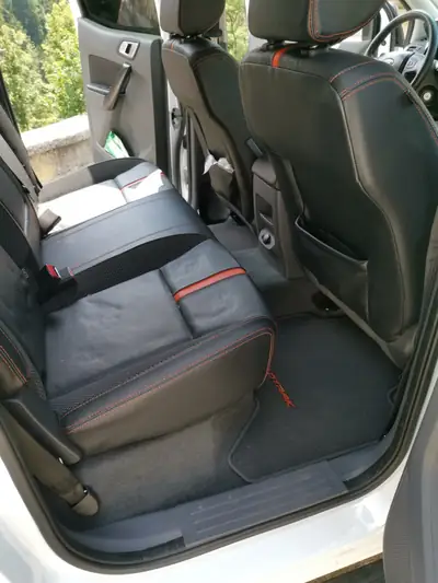 Ford Ranger 3.2 TDCi 4x4 Wildtrak — Pick-up robuste 200 ch, 170'000 km — Detail