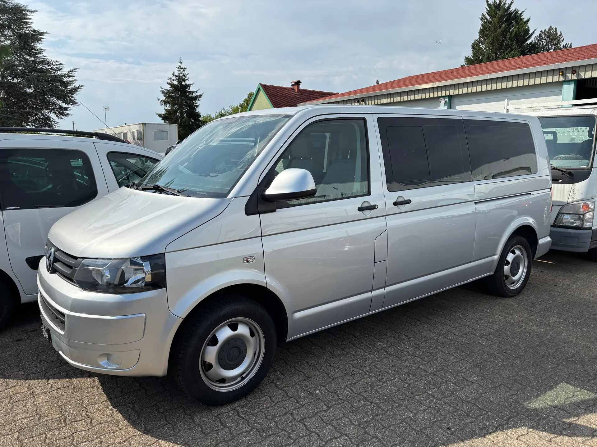 VW T5 2.0 BiTDI 180 4Motion — Monospace robuste, 9 places et transmission intégrale