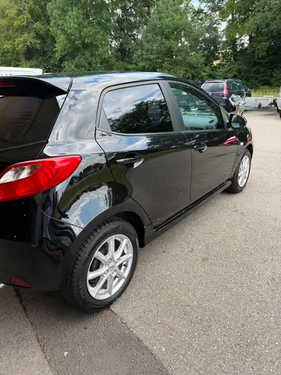 Mazda 2 1.5 MZR Sport 2011 — Citadine fiable, 73 500 km, entretien suivi — interni