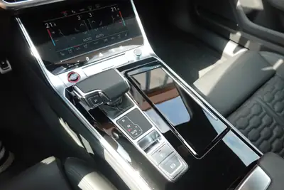 Audi RS6 Avant 4.0 TFSI V8 Performance — 630 ch, barely run-in, prestige et puissance — Miniature 16