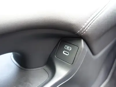 Honda ZR-V 2.0i MMD Hybrid Advance — SUV hybride compact, 19 900 km seulement — Miniature 18