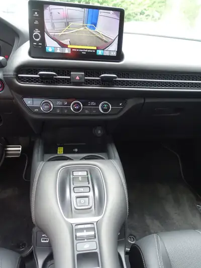 Honda ZR-V 2.0i MMD Hybrid Advance — SUV hybride compact, 19 900 km seulement — Miniature 17