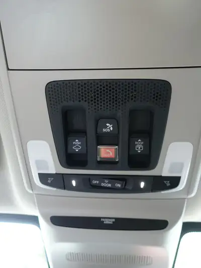 Honda ZR-V 2.0i MMD Hybrid Advance — SUV hybride compact, 19 900 km seulement — Miniature 21