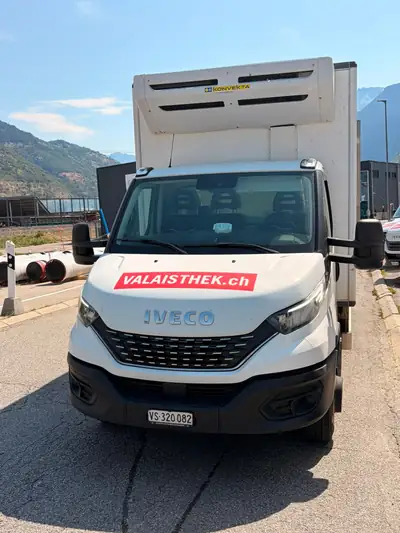 IVECO Daily 70C21 — Fourgon frigorifique professionnel, 211 ch, très bas km — vista esterna