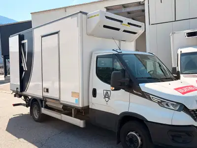 IVECO Daily 70C21 — Fourgon frigorifique professionnel, 211 ch, très bas km — dettaglio