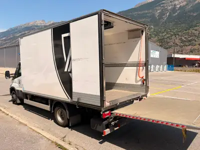 IVECO Daily 70C21 — Fourgon frigorifique professionnel, 211 ch, très bas km — cruscotto
