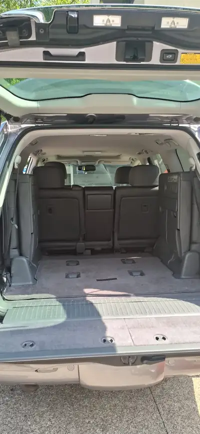Lexus LX 570 V8 — Le SUV 7 places ultime, sans accident, entretien Toyota — interni