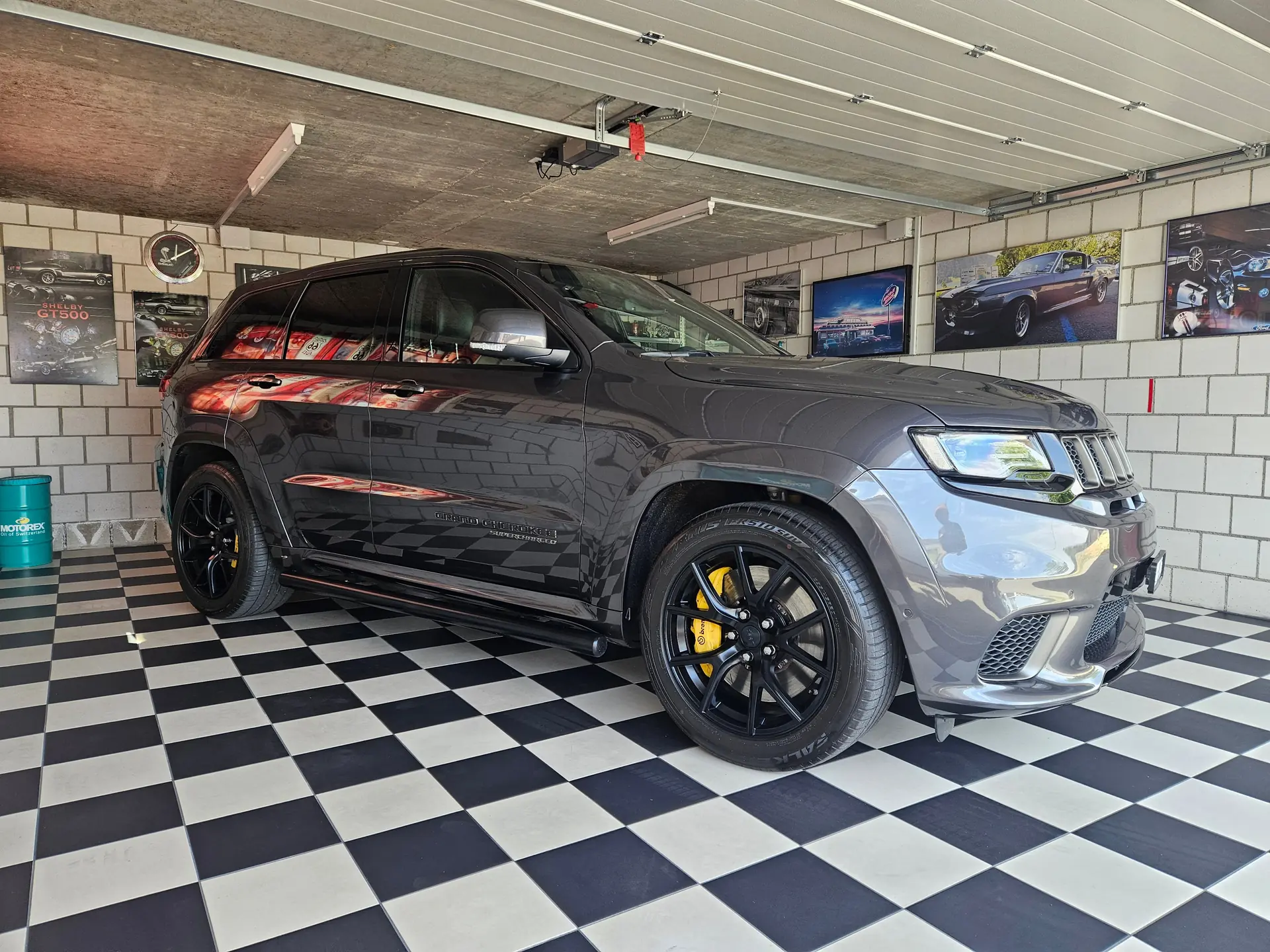 Jeep Grand Cherokee 6.2 V8 HEMI Trackhawk — Monstre américain, 709 ch de pure puissance — vue extérieure