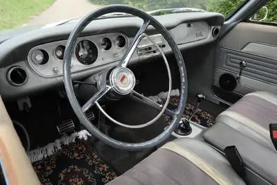 Ford Taunus 20M P5 TS 1966 — Berline classique essence, moteur 2.0L fiable — Heckansicht