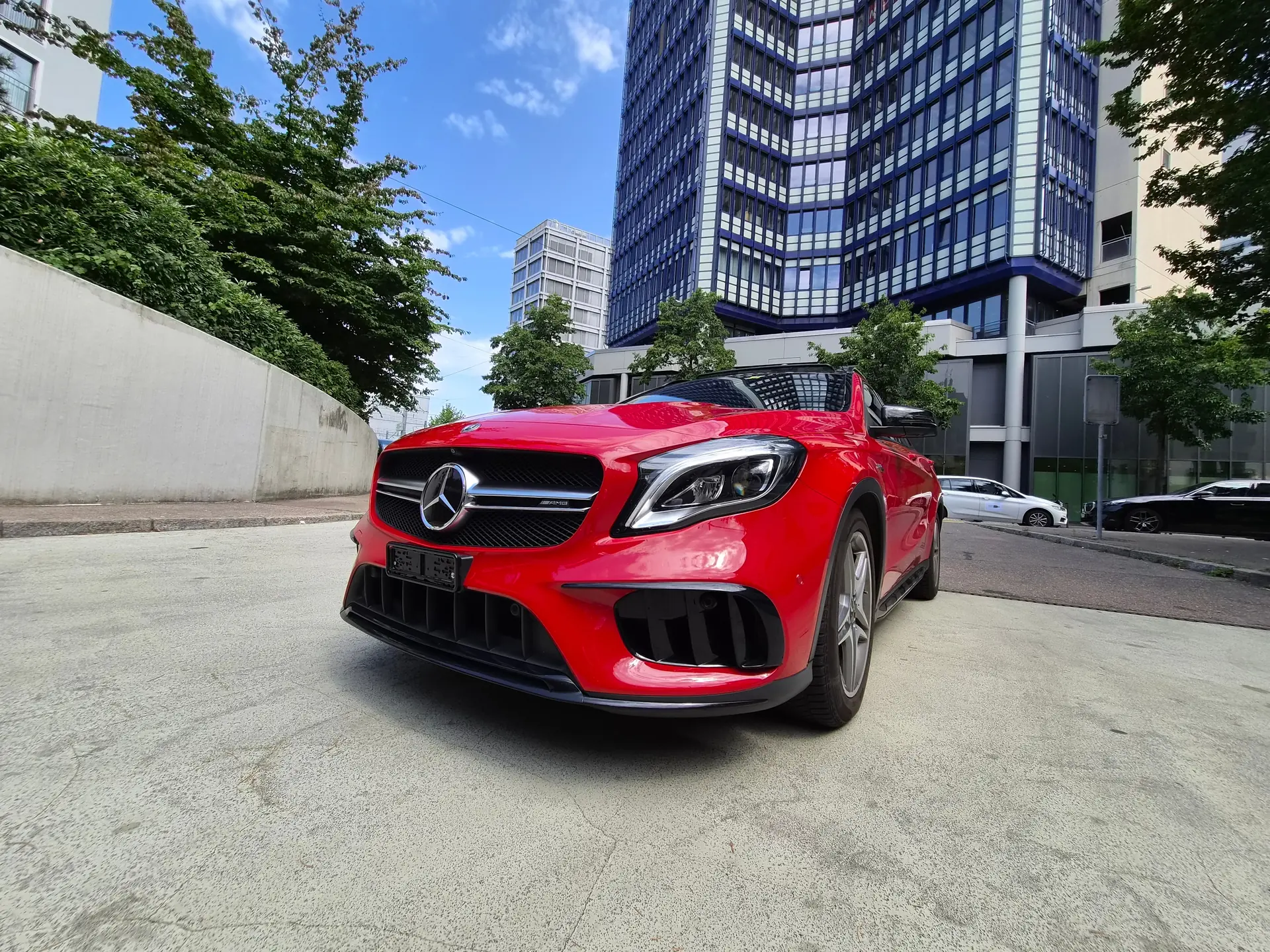 Mercedes-Benz GLA 45 AMG — Performance et sportivité dans un compact SUV — Außenansicht