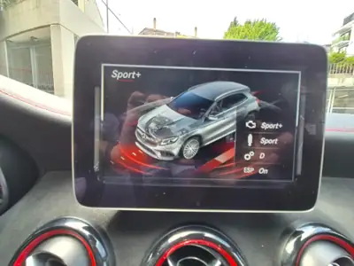 Mercedes-Benz GLA 45 AMG — Performance et sportivité dans un compact SUV — Miniatur 14
