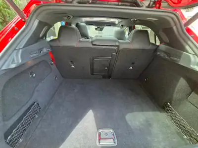 Mercedes-Benz GLA 45 AMG — Performance et sportivité dans un compact SUV — Miniatur 16