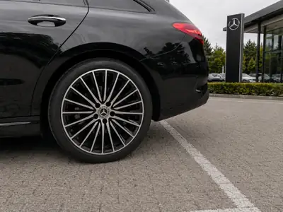 Mercedes-Benz C 220 d AMG Line 4matic — Élégance sportive et efficacité diesel — dettaglio