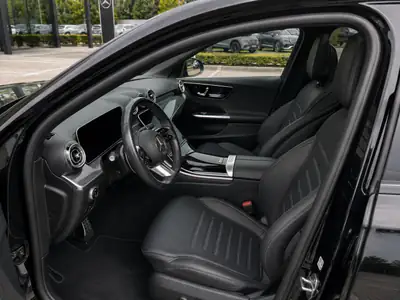 Mercedes-Benz C 220 d AMG Line 4matic — Élégance sportive et efficacité diesel — cruscotto