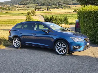 SEAT Leon ST 2.0 TDI 184 — Break diesel performant, 97'000 km, attelage inclus — exterior view