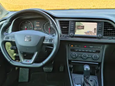 SEAT Leon ST 2.0 TDI 184 — Break diesel performant, 97'000 km, attelage inclus — rear view