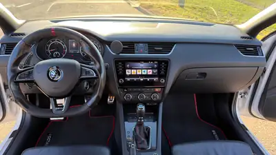 Skoda Octavia 2.0 TSI RS DSG — 313 ch tunée APR, break sportif et efficace — Miniatura 8