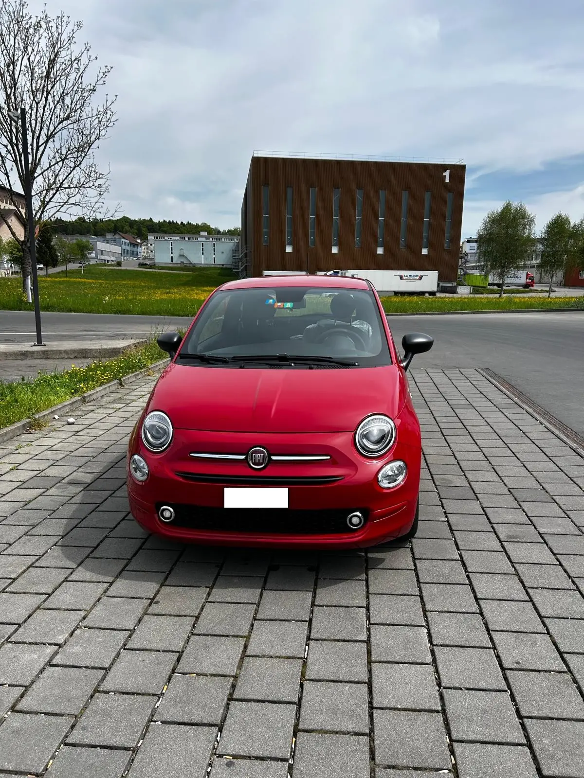 Fiat 500 1.0 Hybrid Cult Edition — Cabriolet urbain écologique, 32 600 km seulement — vista esterna
