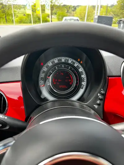 Fiat 500 1.0 Hybrid Cult Edition — Cabriolet urbain écologique, 32 600 km seulement — cruscotto