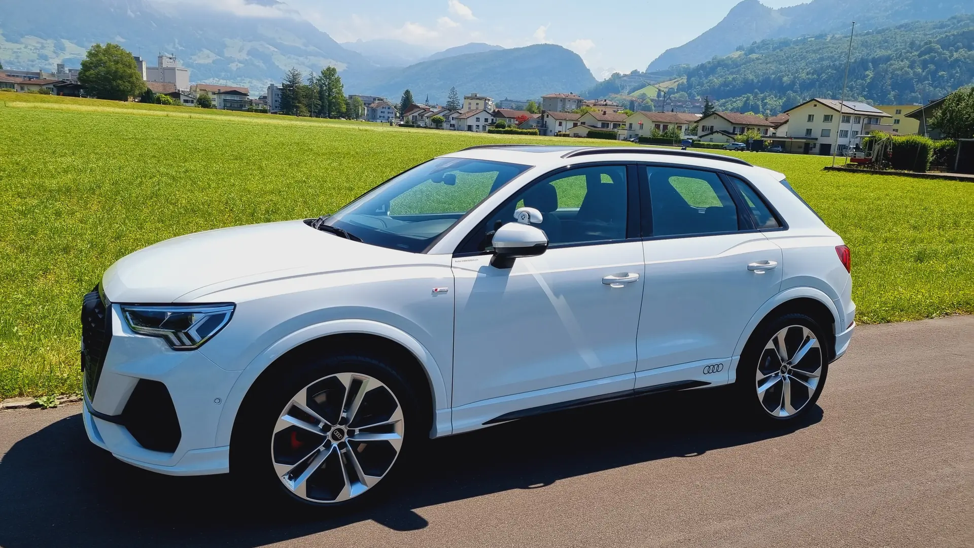 Audi Q3 2024 occasion Brunnen — 1