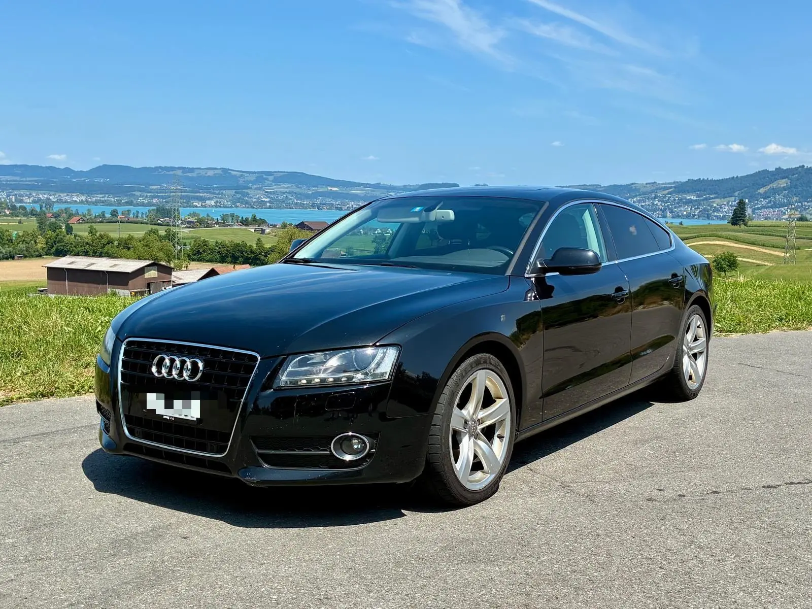 Audi A5 3.0 TDI V6 Quattro — Berline élégante, moteur premium, transmission intégrale — vista esterna