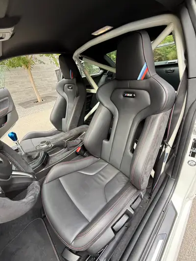 BMW M2 CS — Coupé sportif 450 ch, manuel intégral, 15'000 km seulement — Miniatura 7