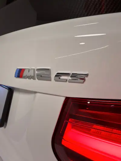 BMW M2 CS — Coupé sportif 450 ch, manuel intégral, 15'000 km seulement — Miniatura 12