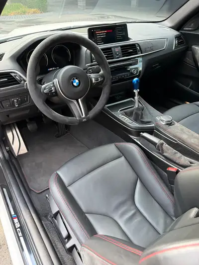 BMW M2 CS — Coupé sportif 450 ch, manuel intégral, 15'000 km seulement — Miniatura 15