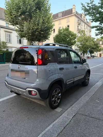 Fiat Panda 0.9 TwinAir Cross 4x4 — Citadine tout-terrain, essence économe et fiable — Miniature 11