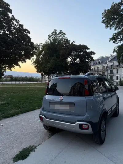 Fiat Panda 0.9 TwinAir Cross 4x4 — Citadine tout-terrain, essence économe et fiable — Miniature 13