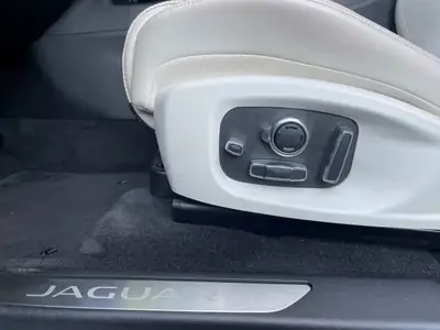 Jaguar E-PACE P250 AWD — SUV British Premium, Traction Intégrale & Équipement Prestige — Thumbnail 7