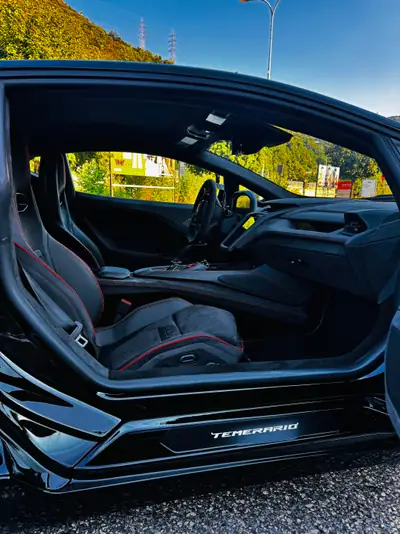 Lamborghini Temerario 4.0 — Hypercar hybride rechargeable 920 ch, ultra basse consommation — intérieur