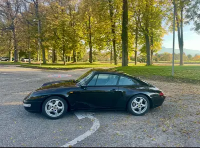 Porsche 911 3.6 Carrera 4 — Légende des années 90, transmission manuelle authentique — vista posteriore