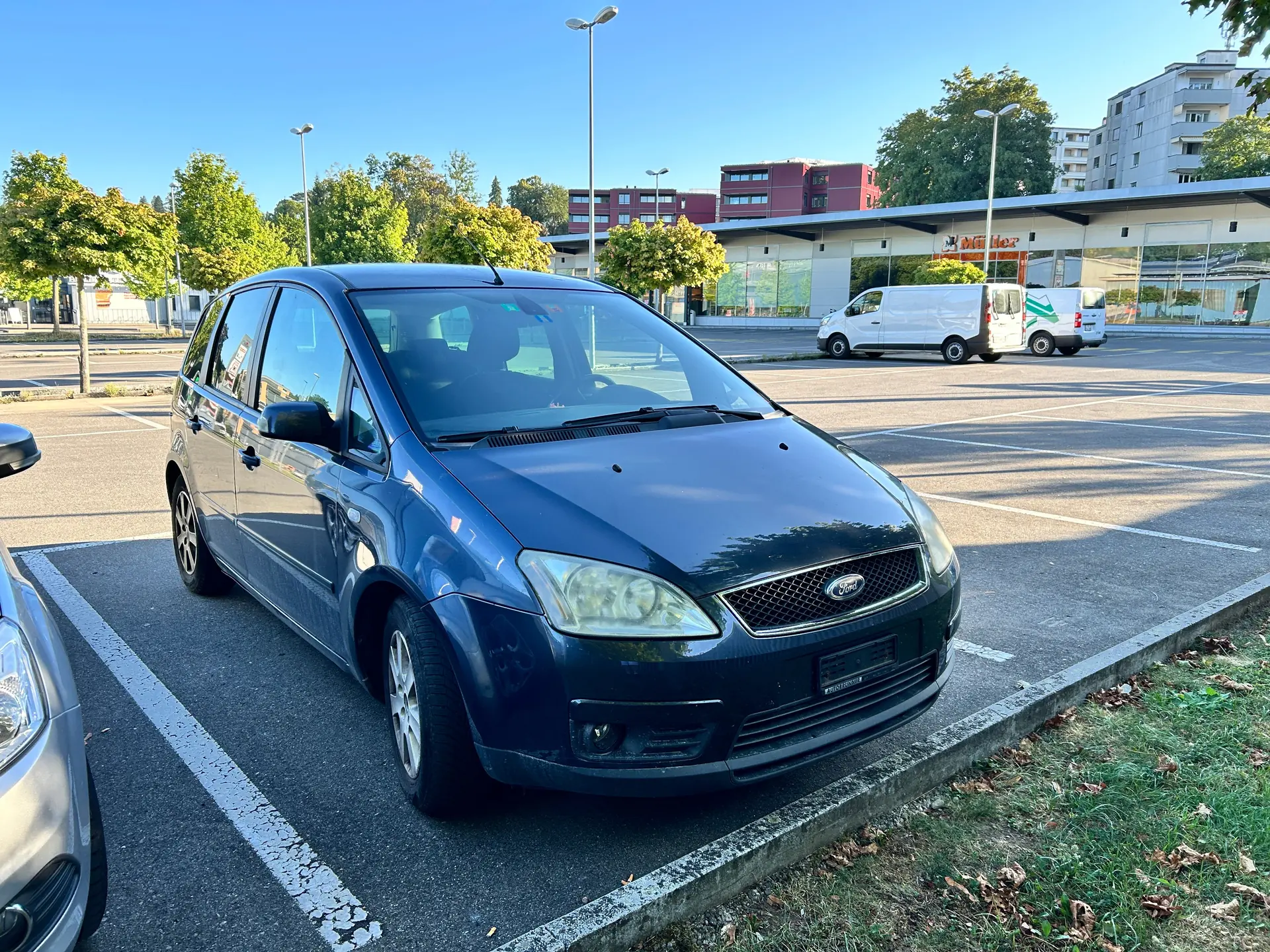 Ford C-MAX 1.8i 16V Carving — Monospace polyvalent, 237'000 km, sans sinistre — vue extérieure
