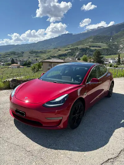 Tesla Model 3 Long Range AWD Performance — Électrique haute performance, 65'900 km — vista esterna