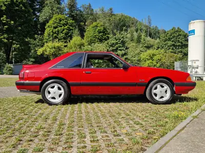 Ford Mustang LX 5.0 1992 — Légende américaine, moteur V8 puissant, faible kilométrage — arrière