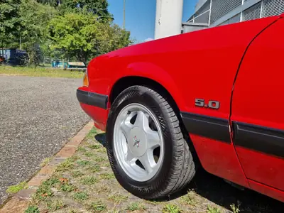Ford Mustang LX 5.0 1992 — Légende américaine, moteur V8 puissant, faible kilométrage — Miniature 9