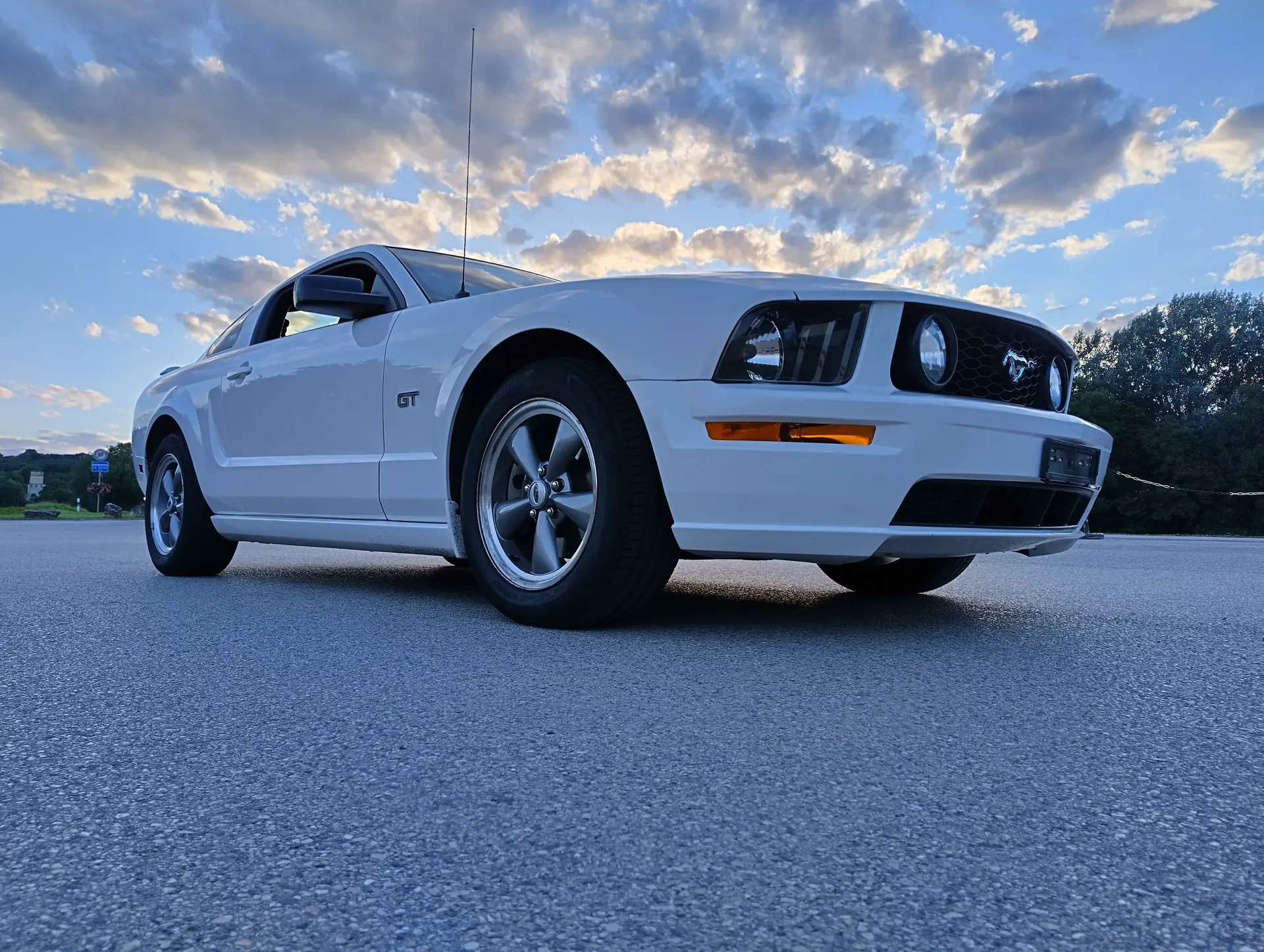 Ford Mustang GT 2005 — Coupé muscle américain authentique, 305 ch