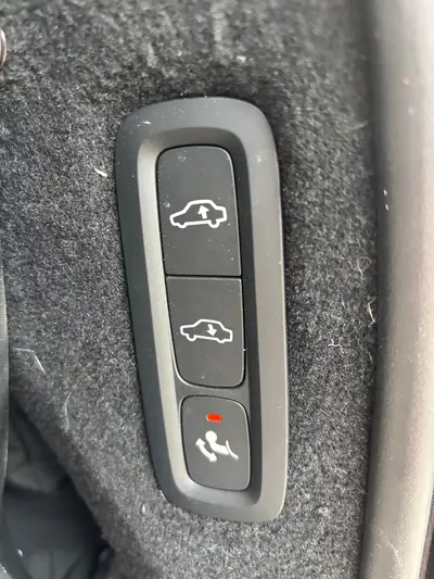 Volvo XC90 T8 TE Xclusive — Hybride rechargeable 7 places, 62 000 km seulement — detail