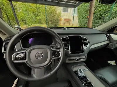 Volvo XC90 T8 TE Xclusive — Hybride rechargeable 7 places, 62 000 km seulement — Thumbnail 12