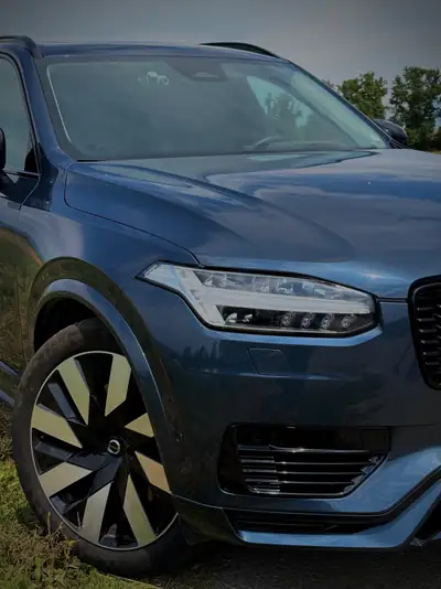 Volvo XC90 T8 TE Xclusive — Hybride rechargeable 7 places, 62 000 km seulement — Thumbnail 10