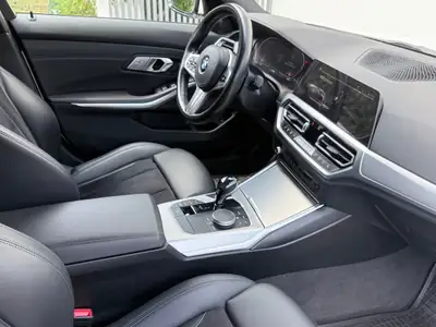 BMW 320d xDrive Touring — Break sportif hybride 48V, traction intégrale, garantie BMW — dashboard