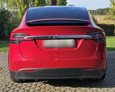 Tesla Model X 100D — SUV électrique premium, Autopilot avancé, 67'000 km — arrière
