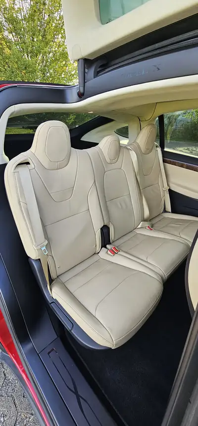 Tesla Model X 100D — SUV électrique premium, Autopilot avancé, 67'000 km — tableau de bord